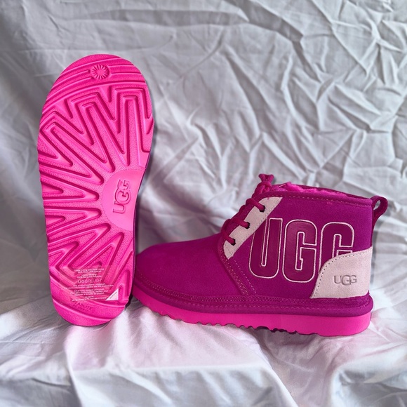 Brand new never worn UGG’s!! - Picture 3 of 4